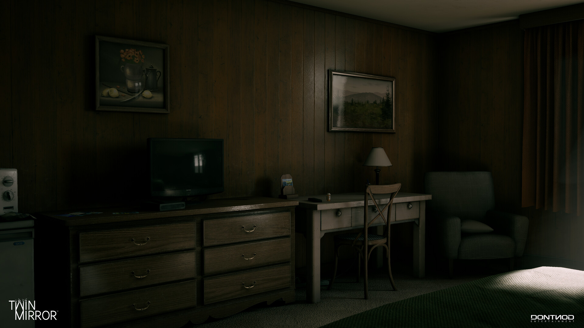 TwinMirrorHotel 01